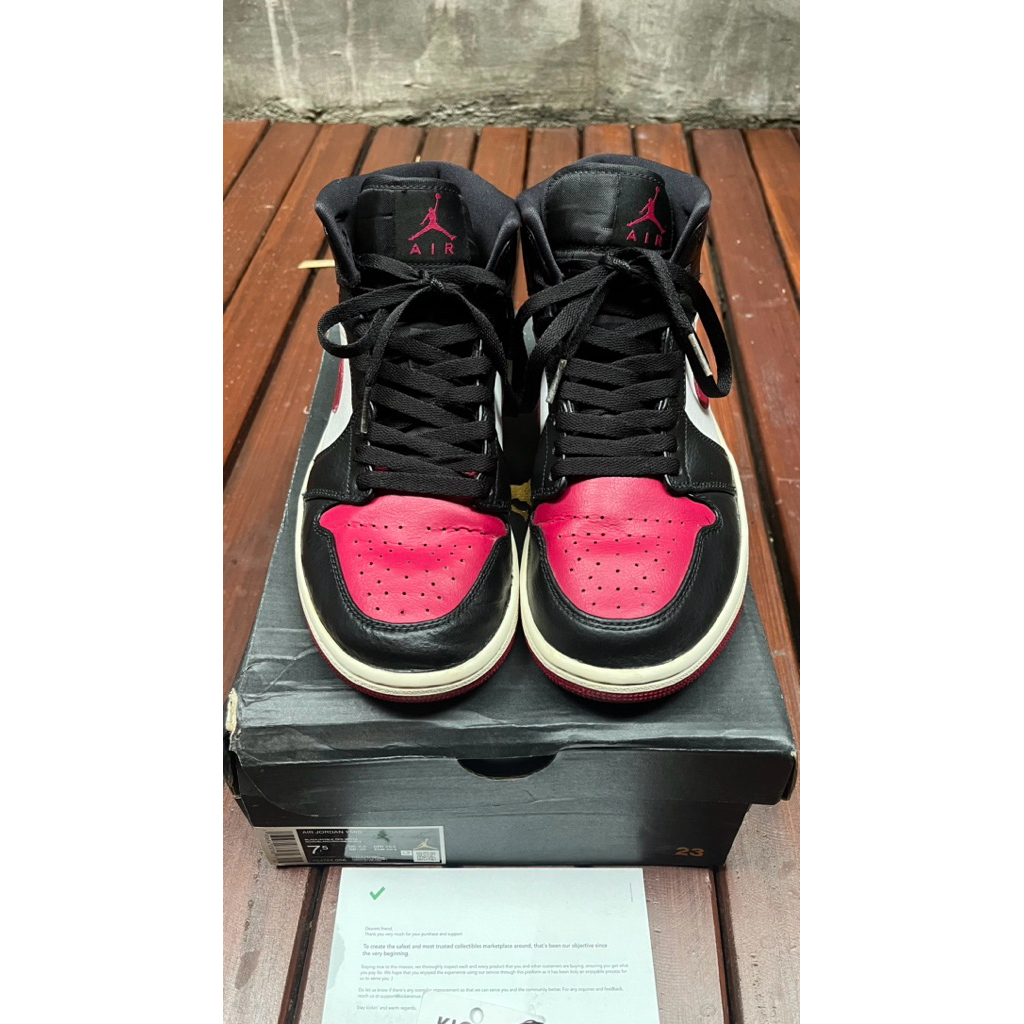 Air Jordan 1 Mid Bred Toe Authentic 100%