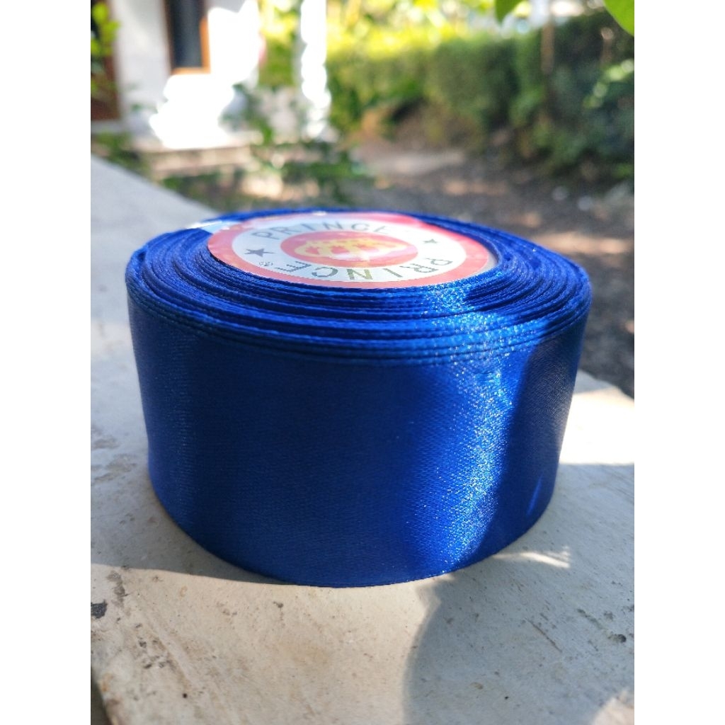 

pita satin biru bca ukuran 4cm