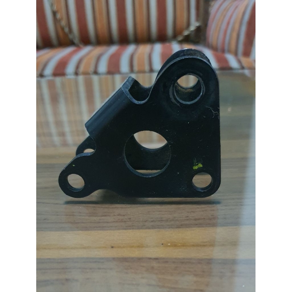 Dudukan Shock Belakang Vespa Matic Sprint Iget