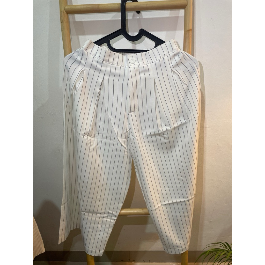 PRELOVED THIS IS APRIL