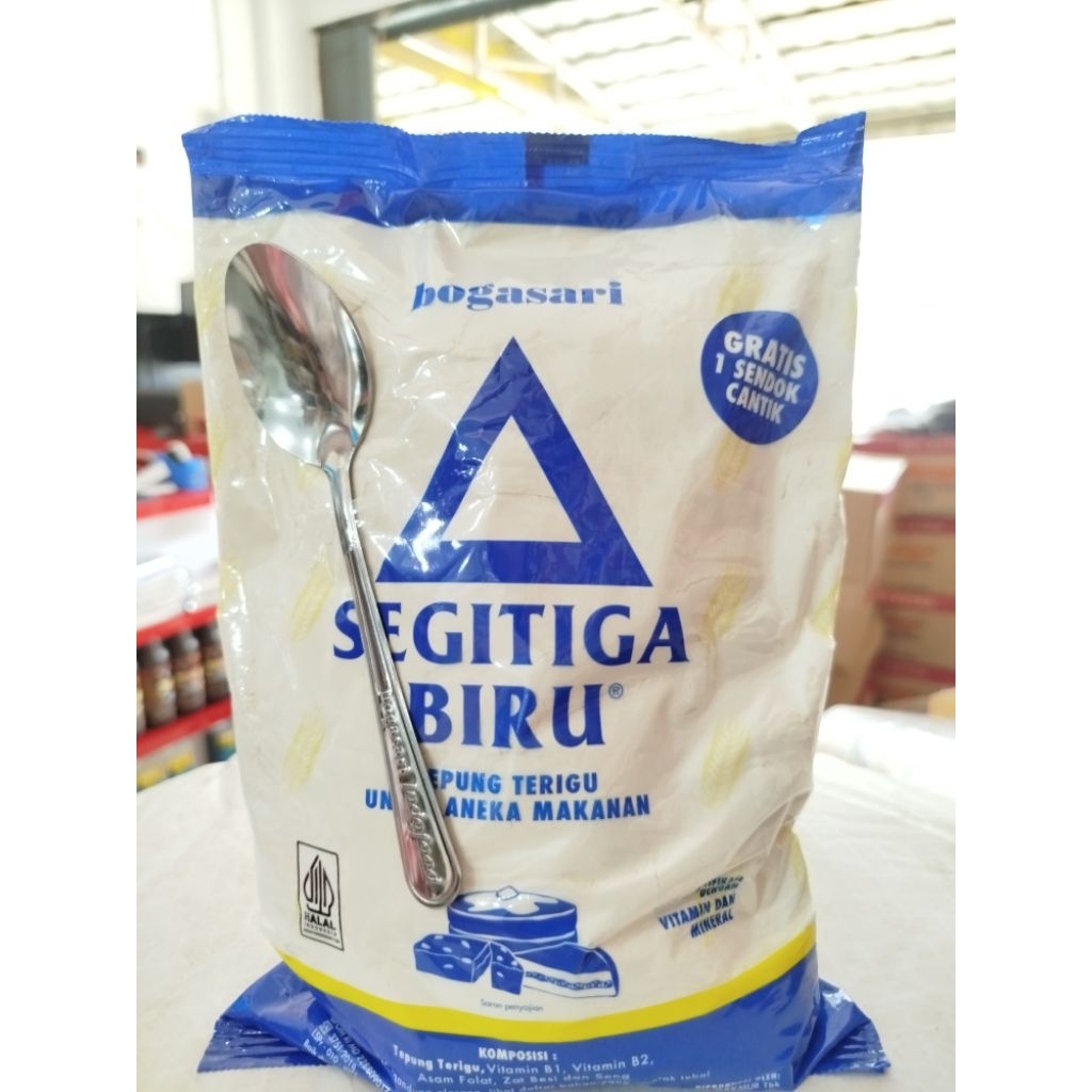 

1 kg Tepung Segitiga Bening Kemasan Original Segitiga Biru