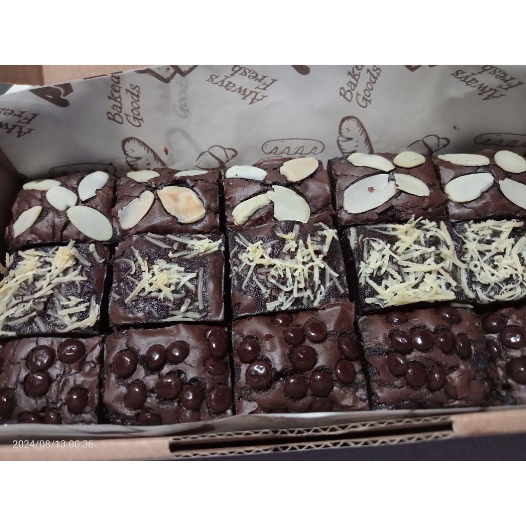 

Fudgy Brownies Home Made tanpa Pengawet dan pemanis buatan