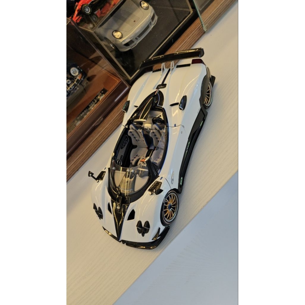 LCD 1:18 Pagani zonda barchetta white