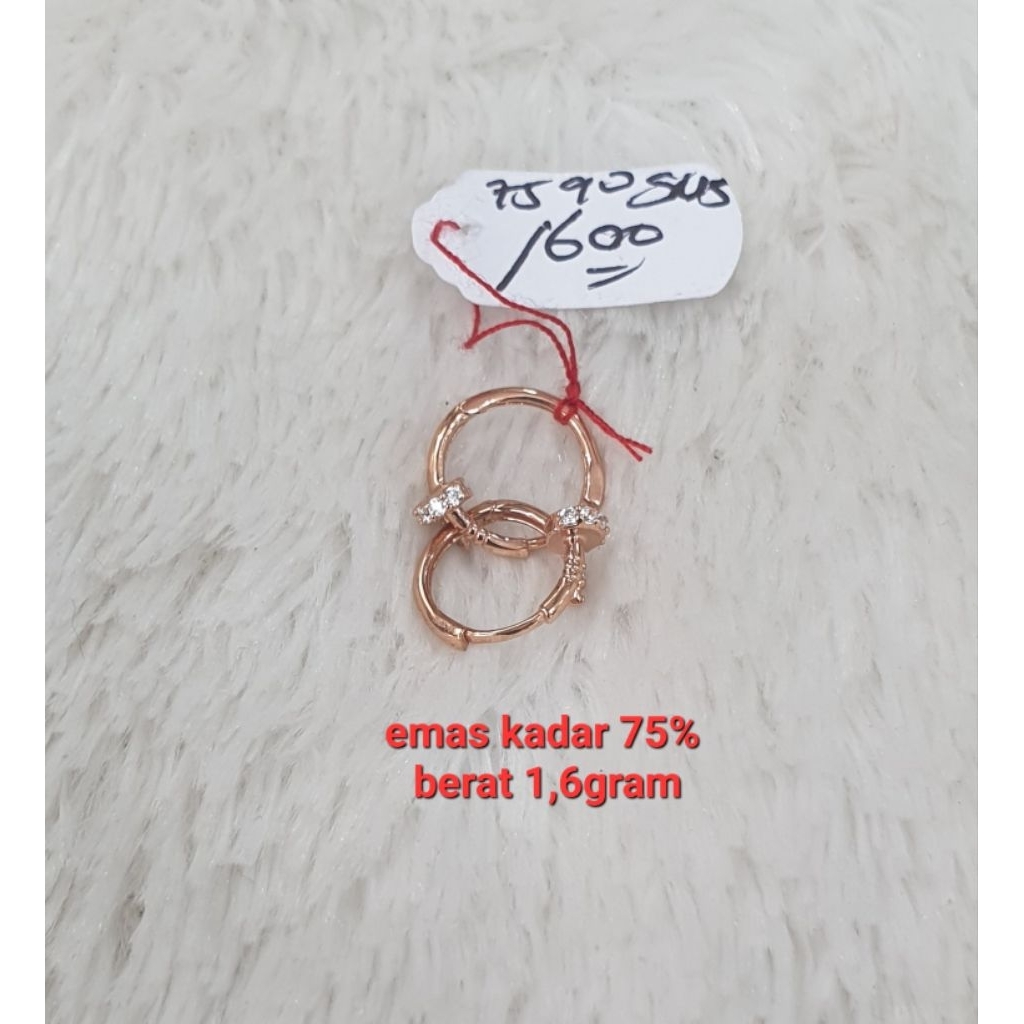 anting jepit italy ad emas kadar 75% berat 1,6gram