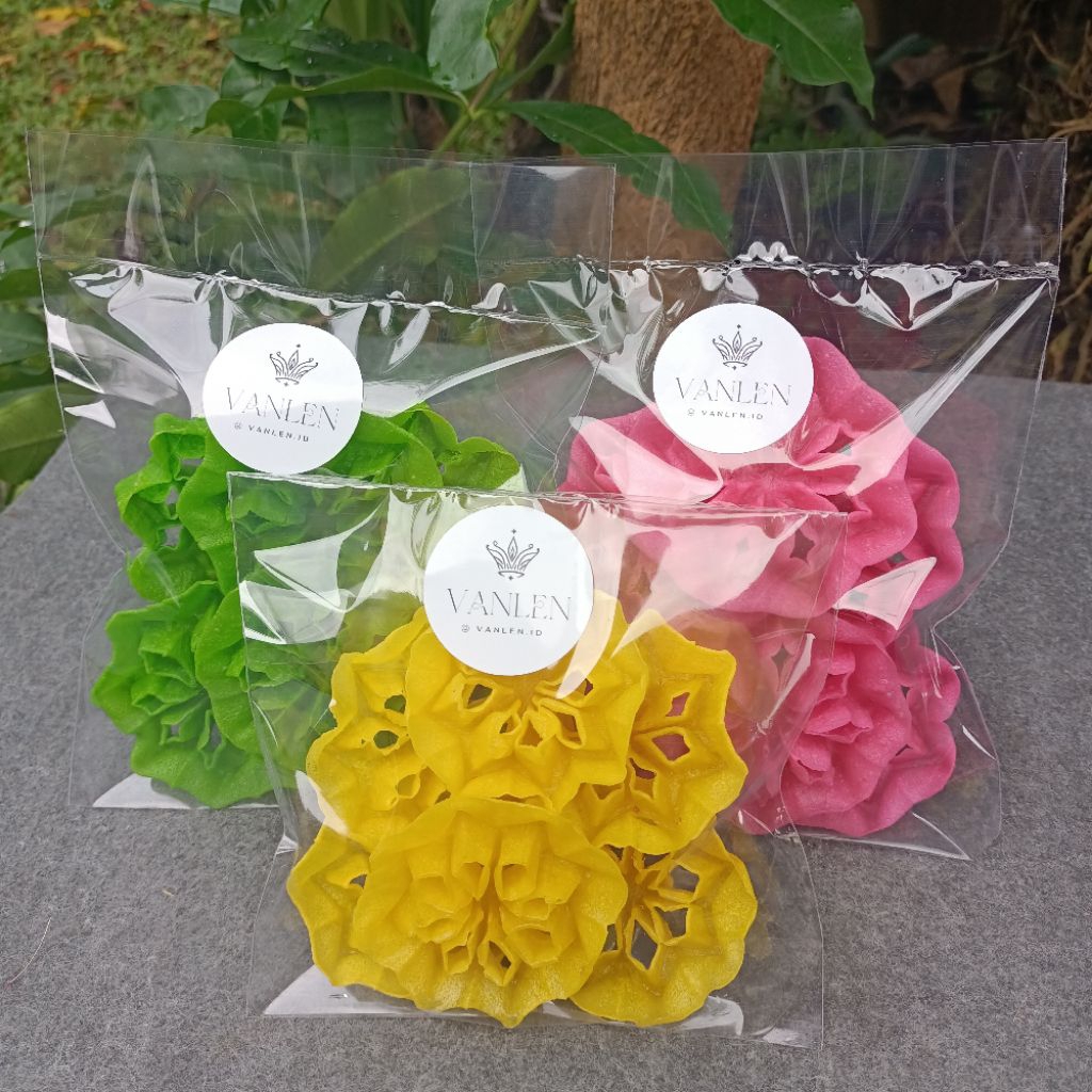 

Jajan Matahari/ Kembang Goyang (isi 6 pcs) untuk persembahyangan