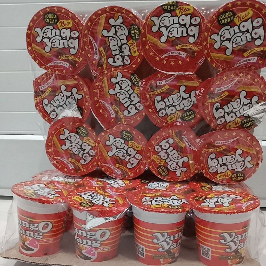 

YANGO YANG CHOCOLATE STRAWBERRY(isi 10 pcs/pack) @5gr