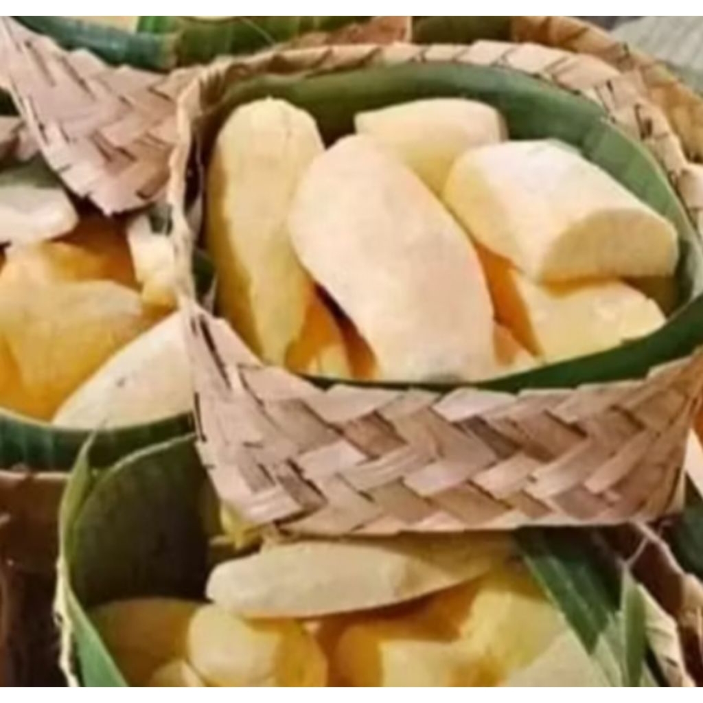 

tape singkong mentega 1kg kualitas terbaik,plus besek manis bikin ketagihan