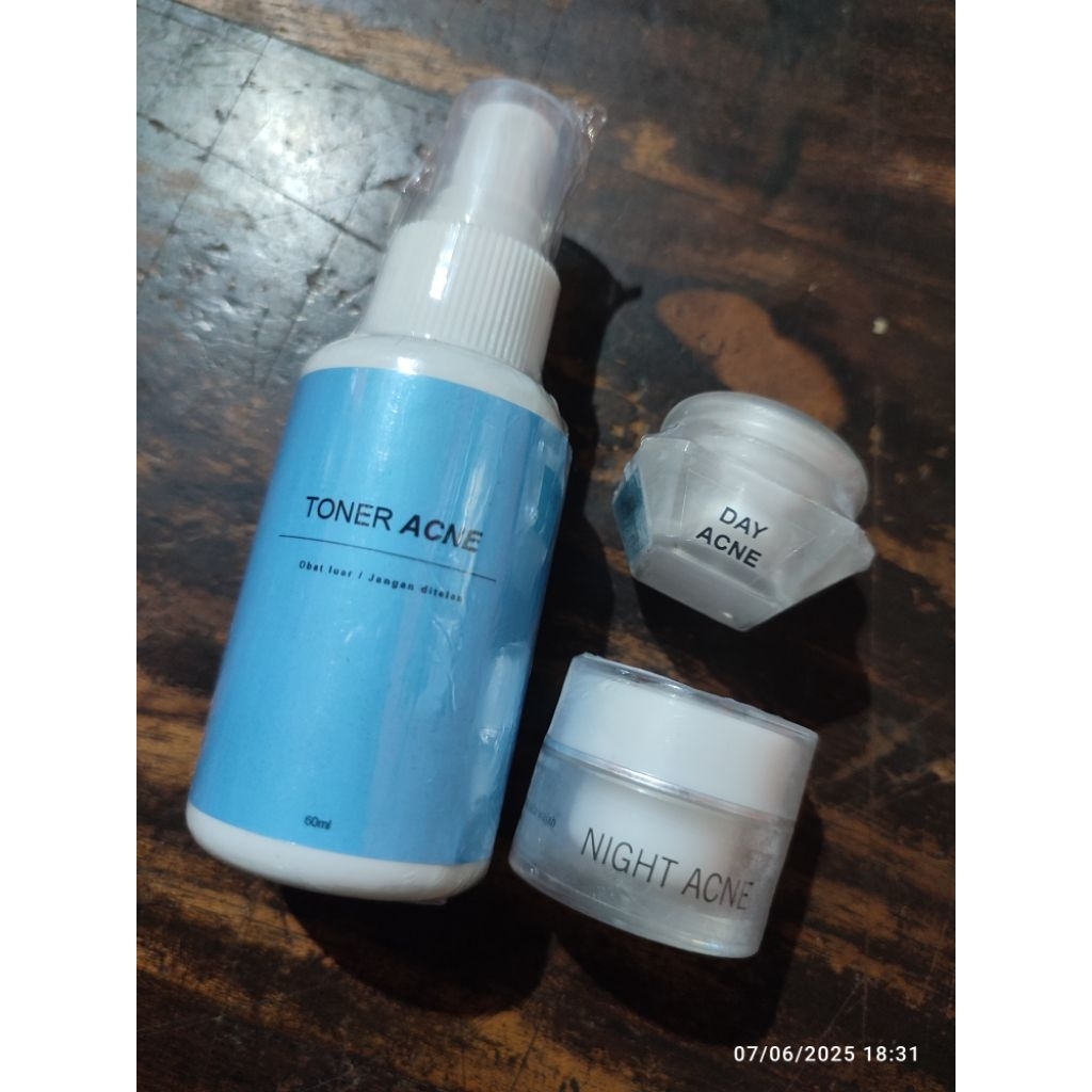 Louvrea paket bundling Acne/ Louvrea paket bundling jerawat