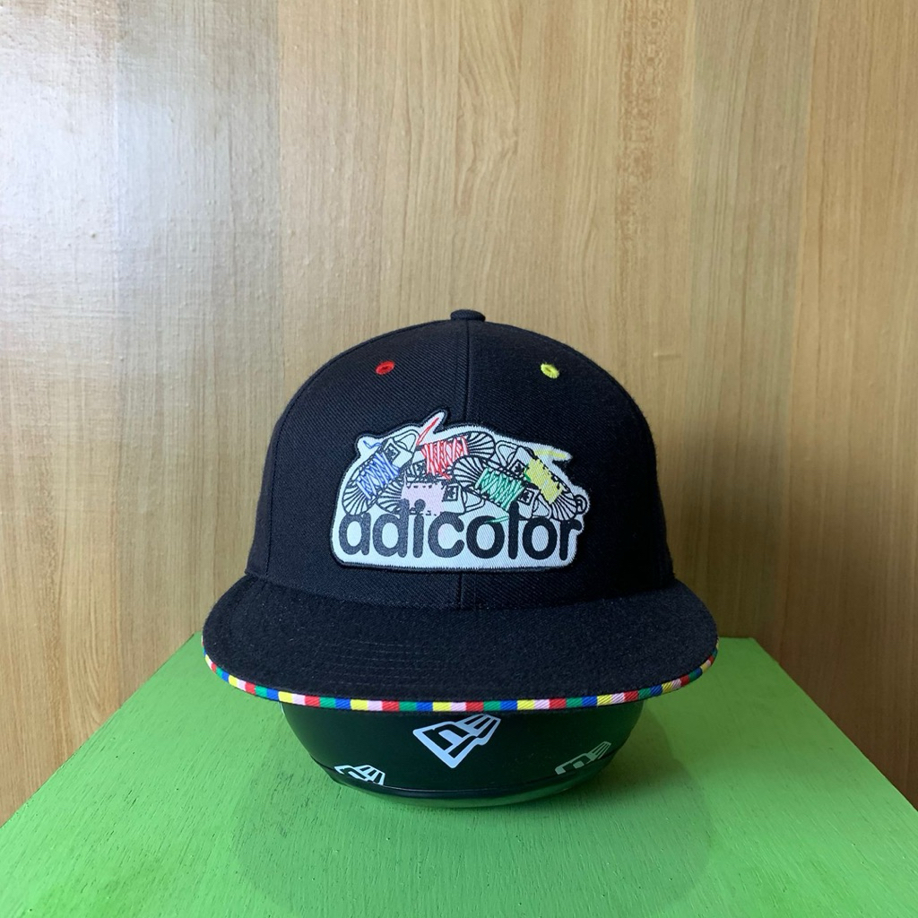 Topi Snapback Adicolor