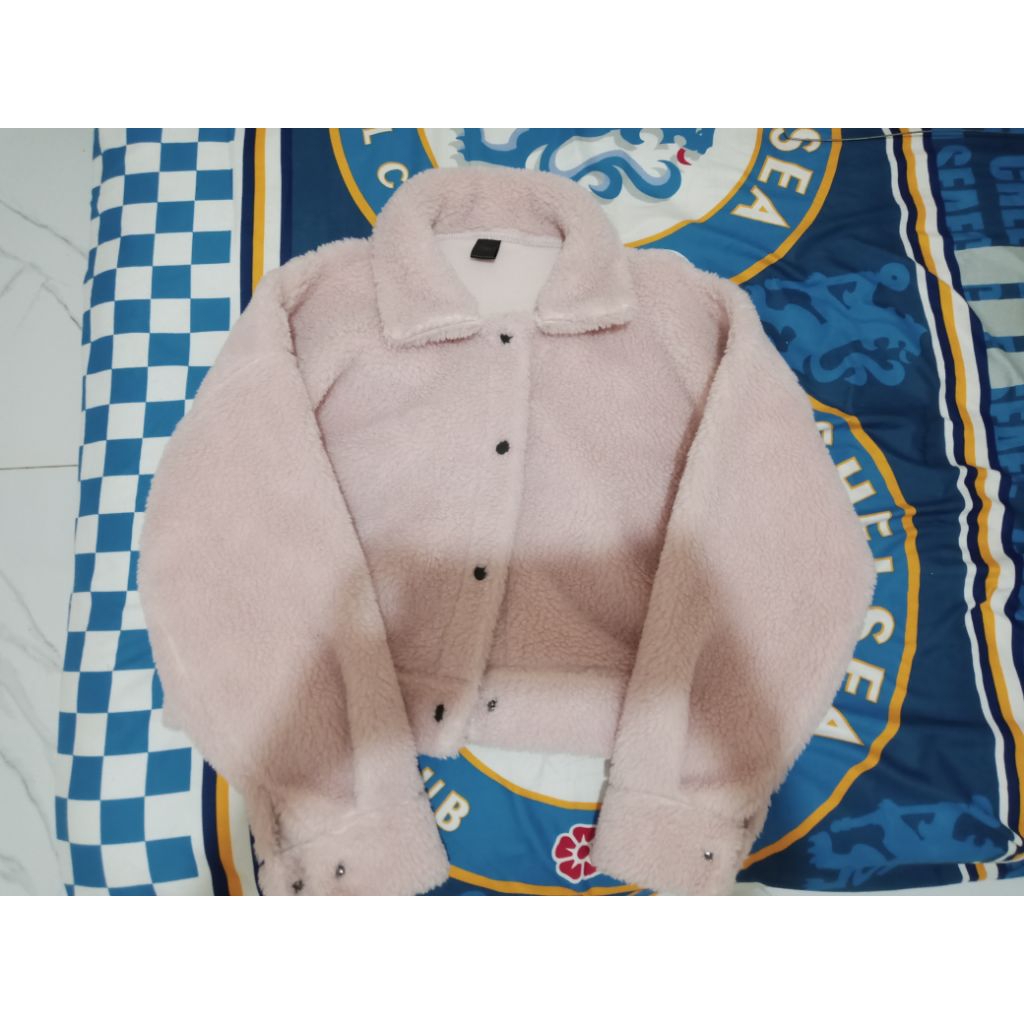 Preloved Jaket bulu pink