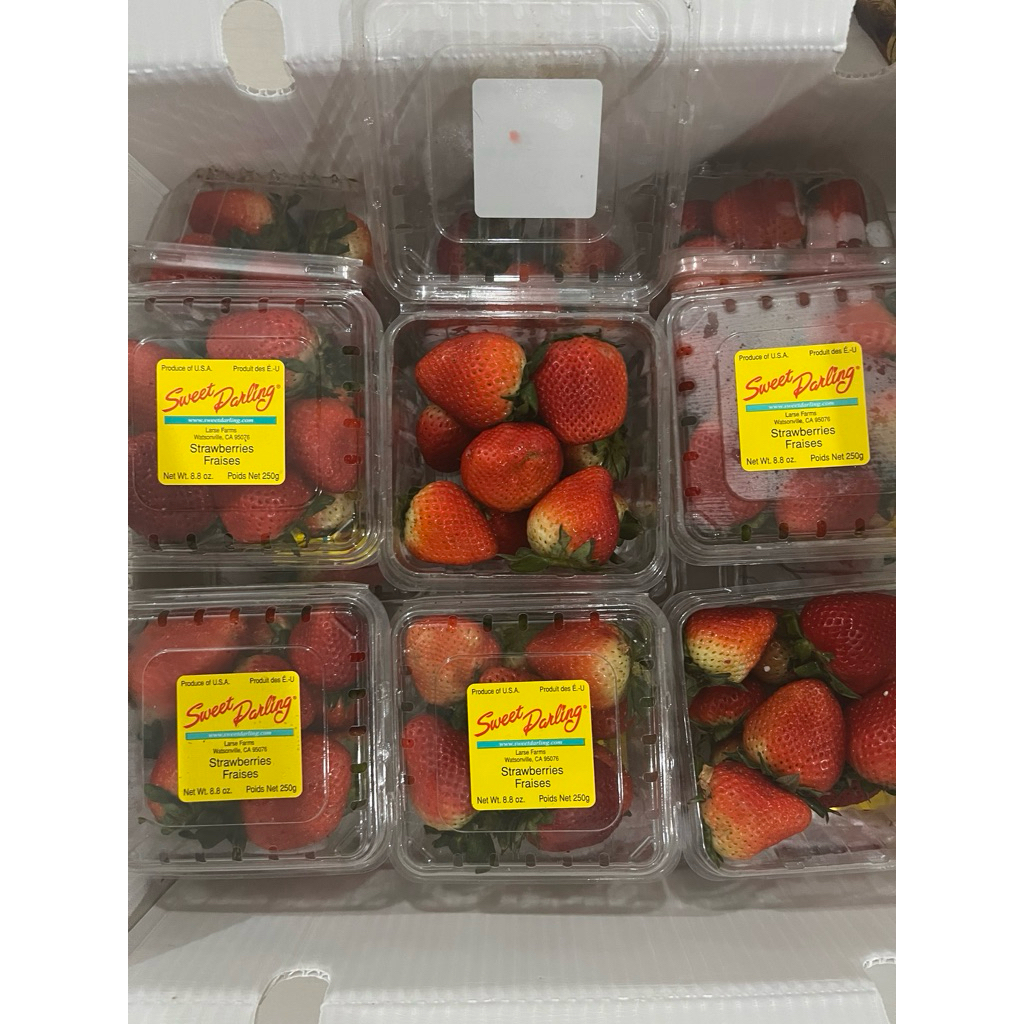 

strawberry Import USA 1 pack 270 gram super jumbo size