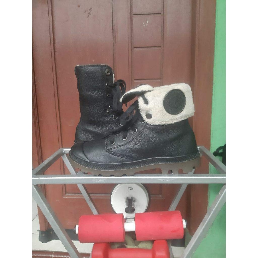 Sepatu boots winter PALADIUM size 38