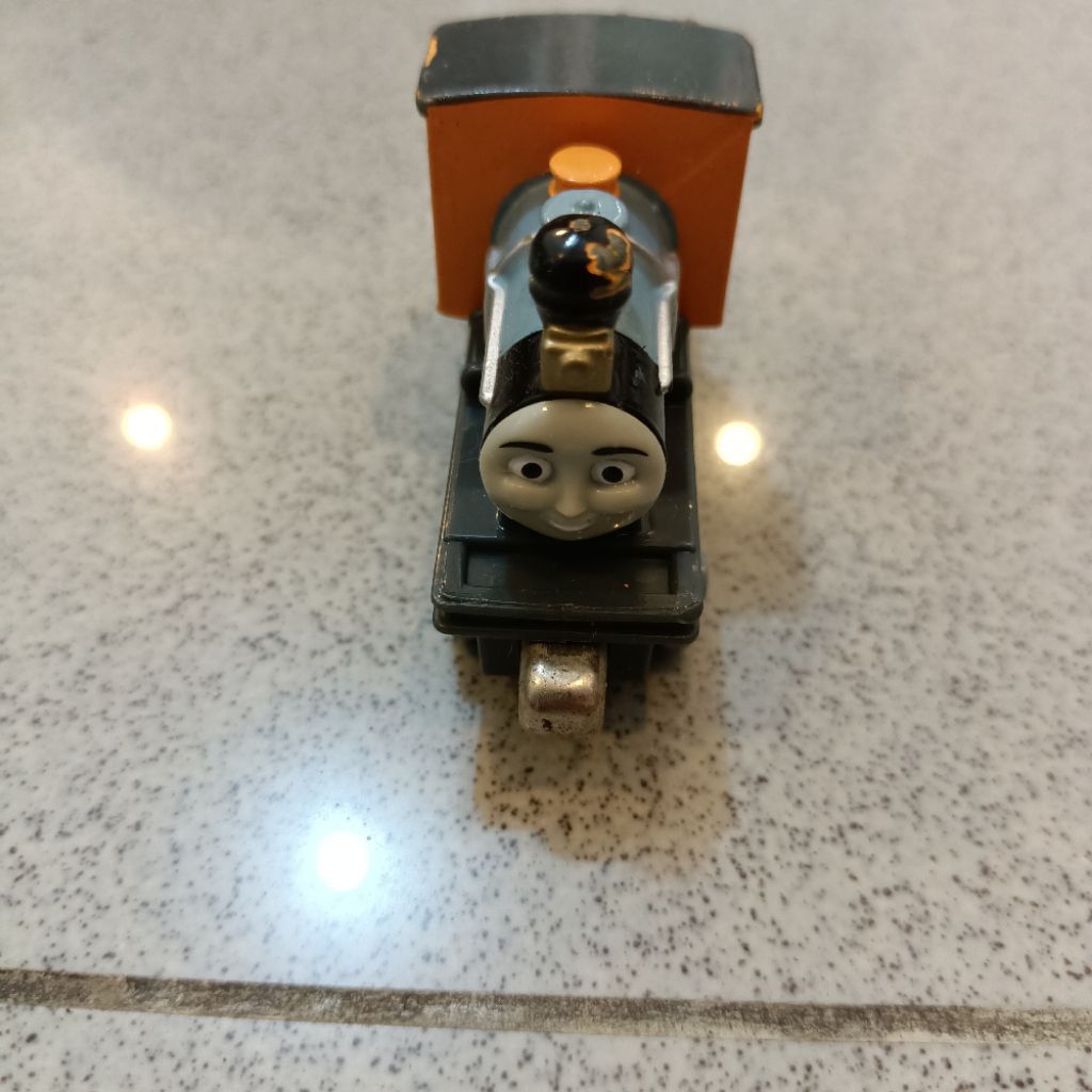 Miniatur diecast kereta api thomas and friends preloved BASH