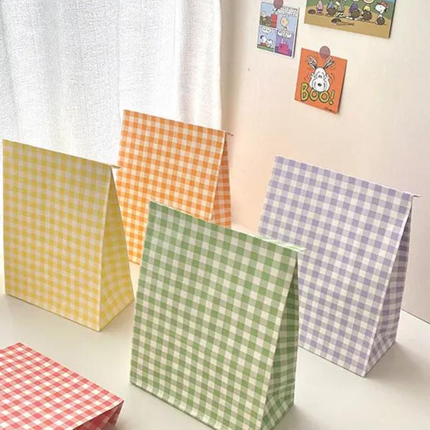 

Peper Bag Motif Garis Pembungkus kue Kering Paperbag Colorfull Kantong Kertas Serbaguna Motif Kotak Kotak