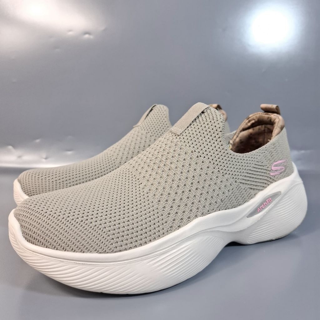 SKECHERS ARCH FIT INFINITY / SEPATU SKECHERS WANITA SLIP ON
