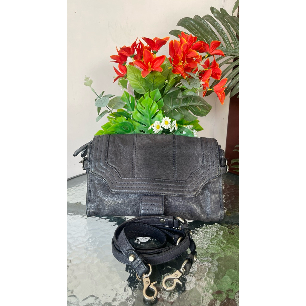 preloved tas sling kulit asli warna biru