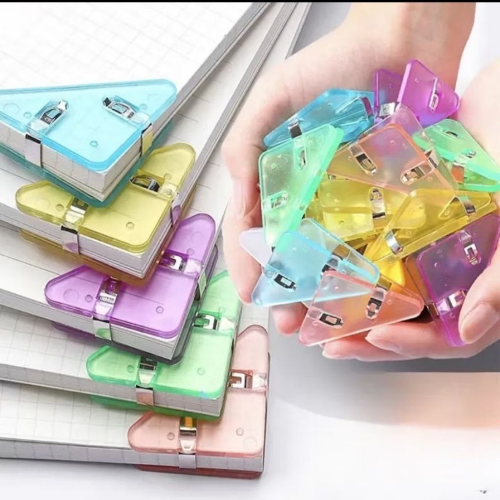 

GK_146 Paper Clip Segitiga Warna Warni Klip Sudut Penjepit Buku Akrilik Penjepit Kertas Binder Plastik
