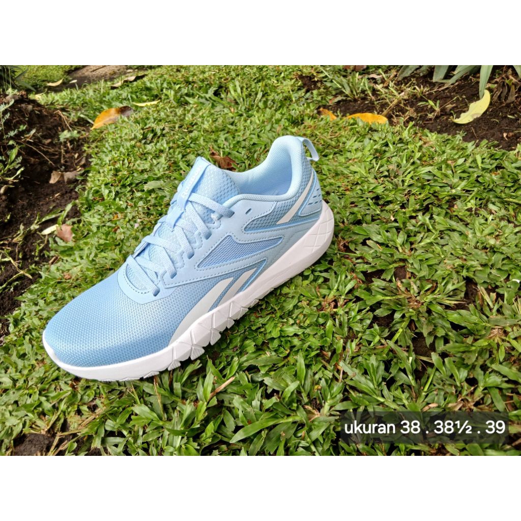 sepatu sport runing reebok cewek original