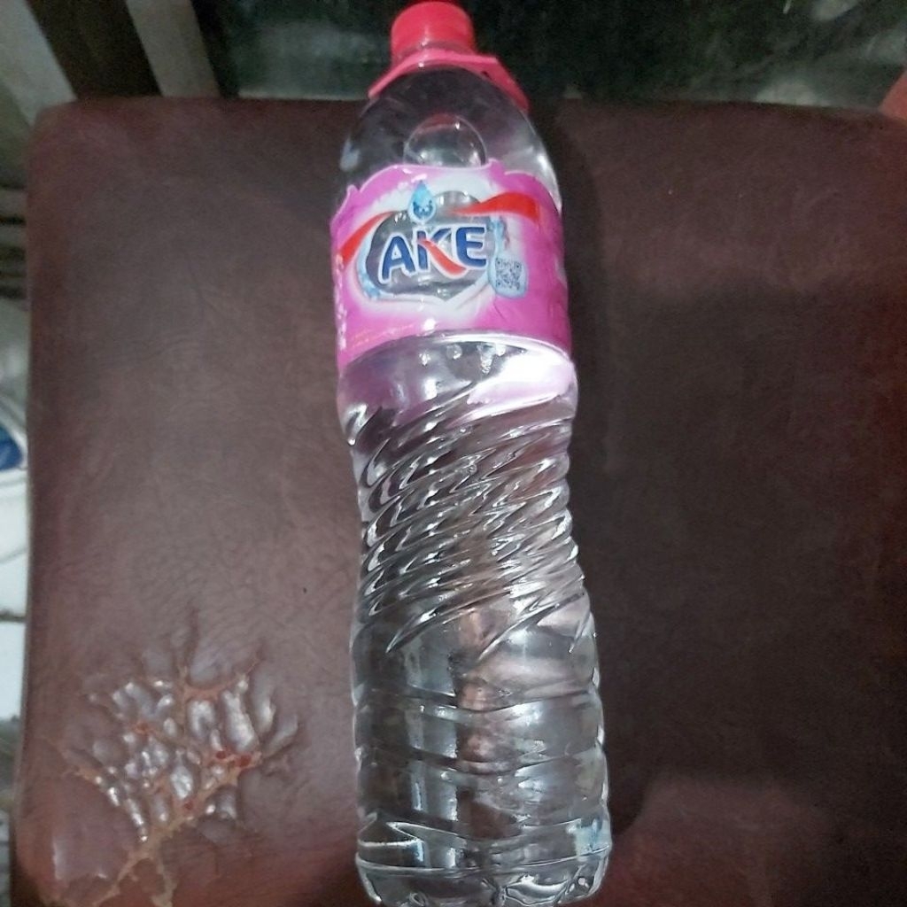 

Ake Air Mineral Botol 1500 Ml