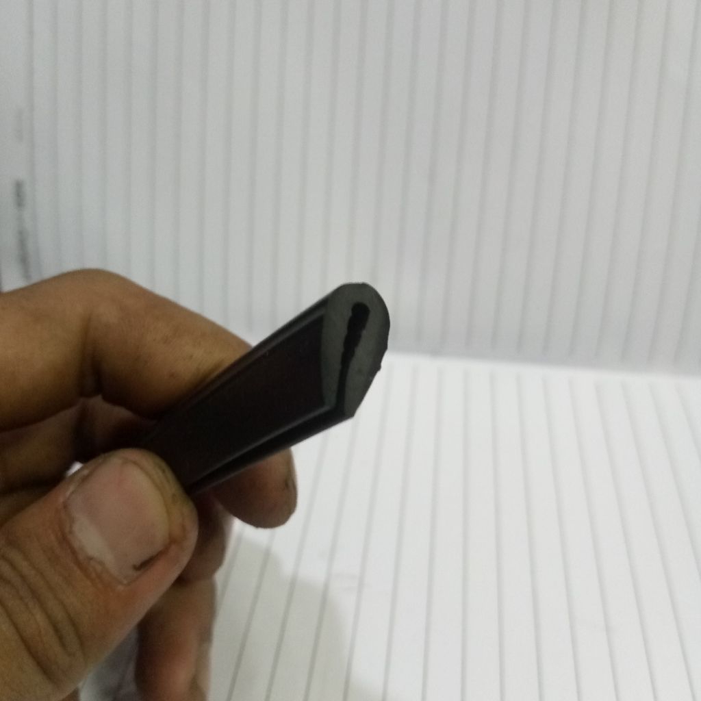 karet list u 4 mm lebar karet 15mm
