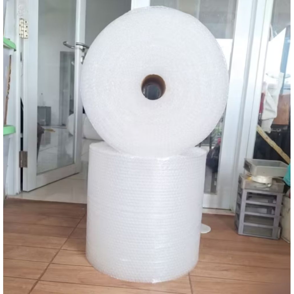 

Q (Q23) BUBBLE WARP PELINDUNG UKURAN 30 CM X 50 METER (TIPIS) BERAT 1 ROLL 2 KG