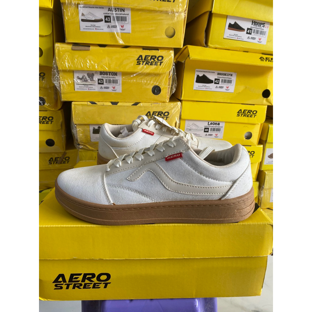 SEPATU AEROSTREET MASSIVE NATURAL GUM