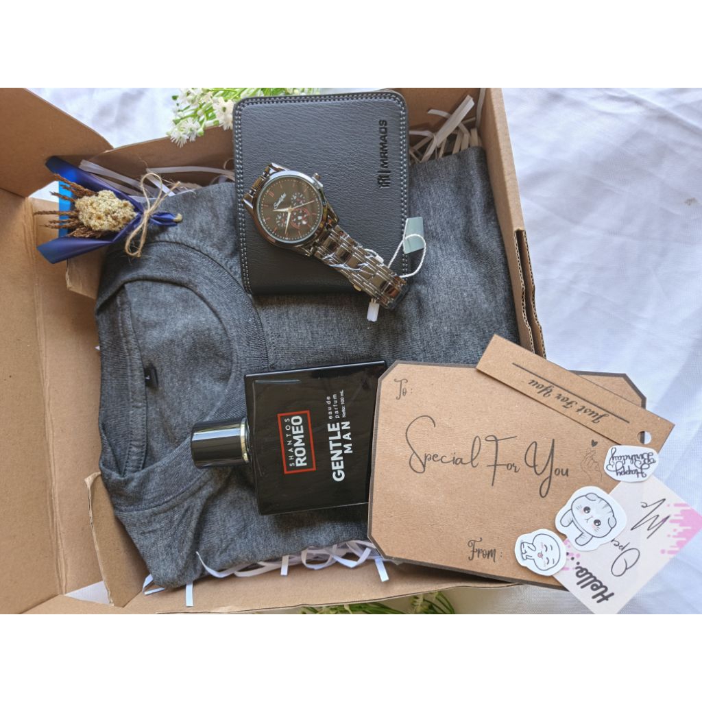 Hampers Cowok Kaos | Kado Ulang Tahun Cowok, Wisuda, Anniversary, Wedding, dll