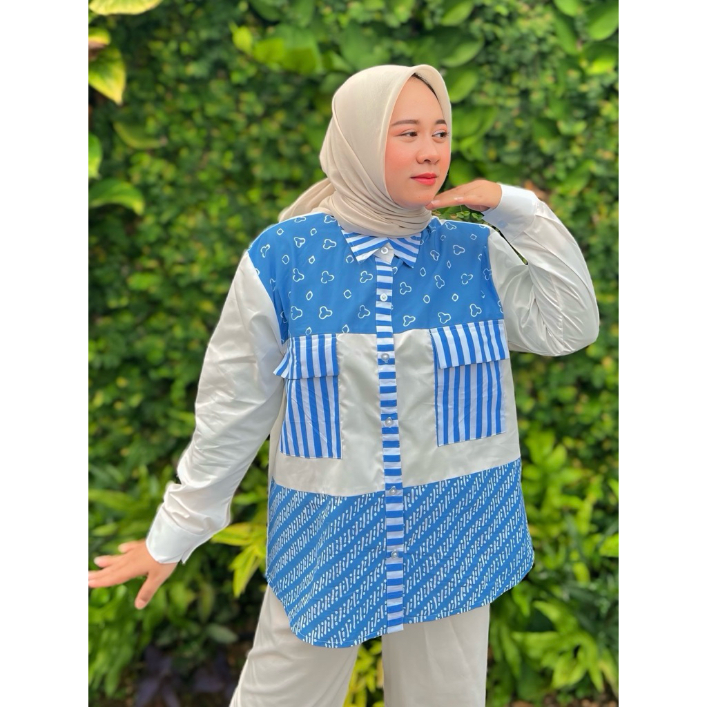 Kemeja / Atasan wanita kombinasi batik warna biru muda