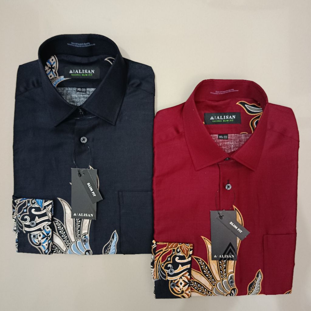 Alisan Batik Printing Pria Motif Merak Hitam/Merah Lengan Panjang Slimfit
