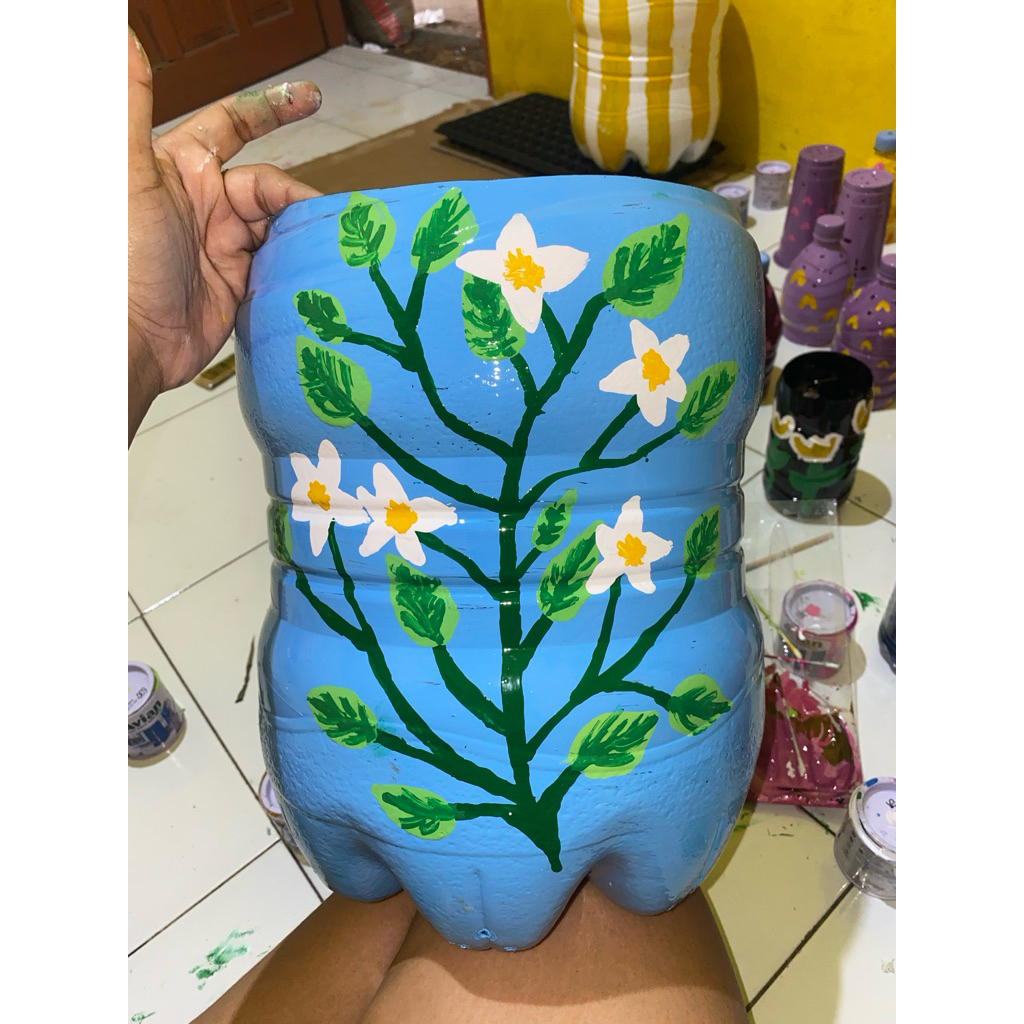 Prakarya Galon Le Mineral Bekas Motif Bunga / Karya Seni Galon Le Mineral Bekas Motif Bunga / Galon 