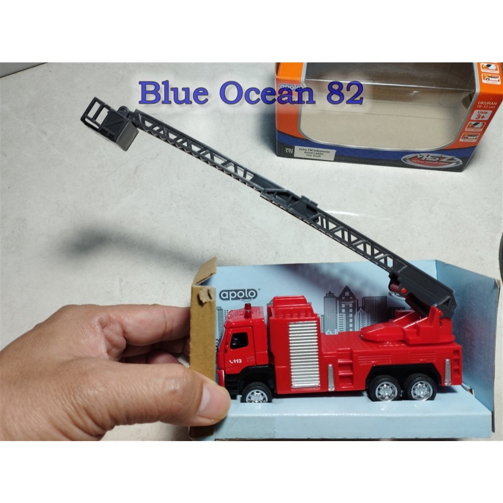 Die-cast Metal MSZ 1/72 - Replika Truk Pemadam Kebakaran dengan tangga pemanjang - Diecast Volvo FM 