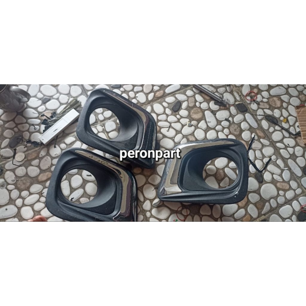 Cover foglamp yaris e 2012