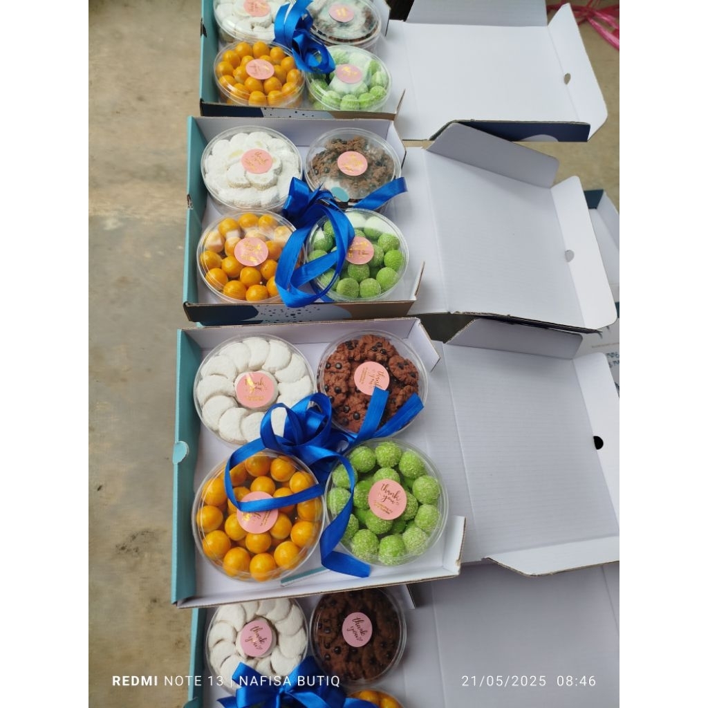 

paket hampers isi 4 toples