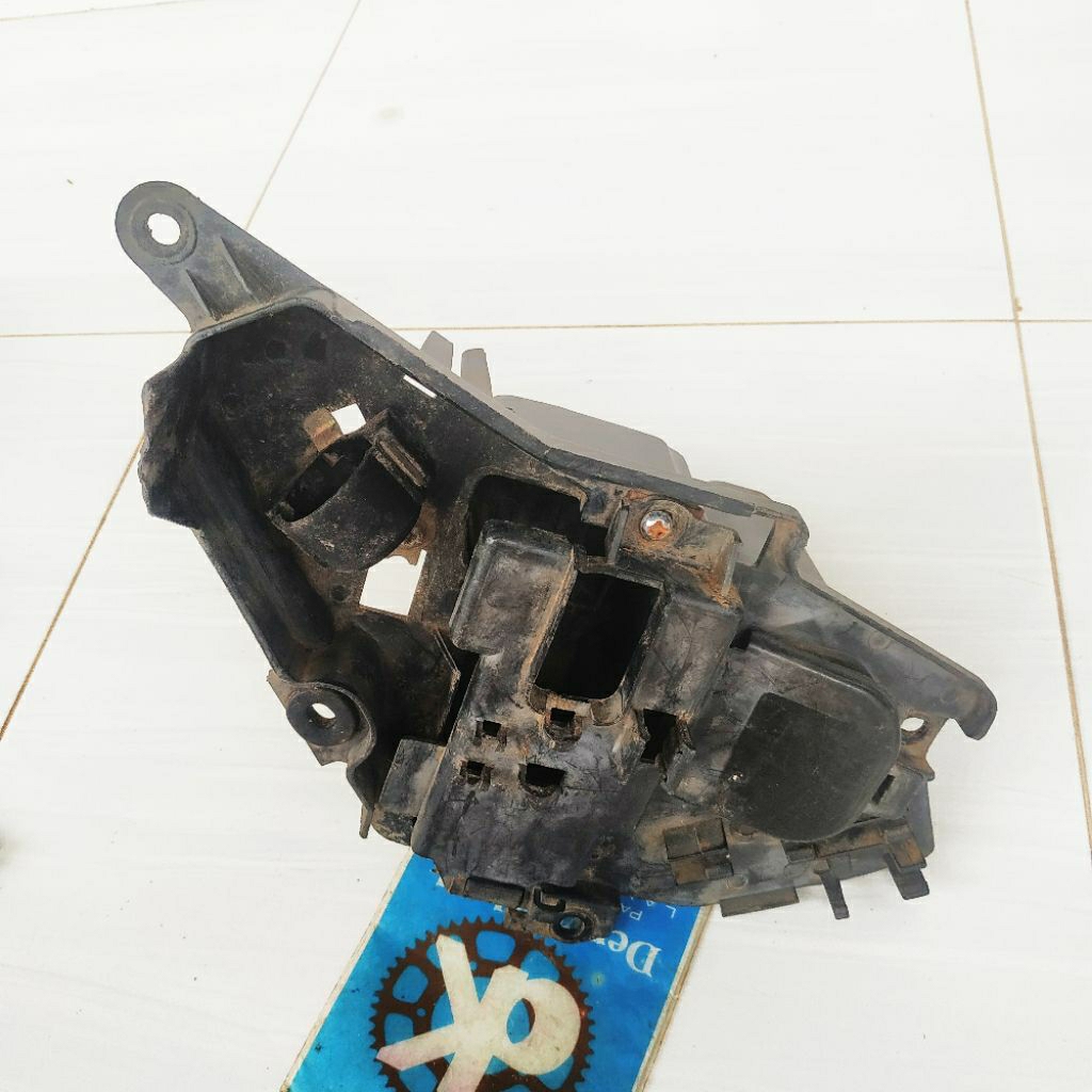 Tempat aki atau box aki supra fit lama supra x100