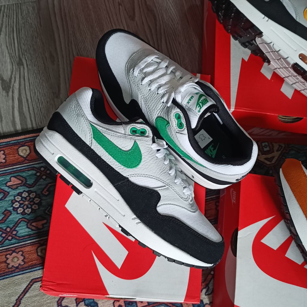 NIKE AIRMAX 1 WHITE STADIUM GREEN PLATINUM BLACK