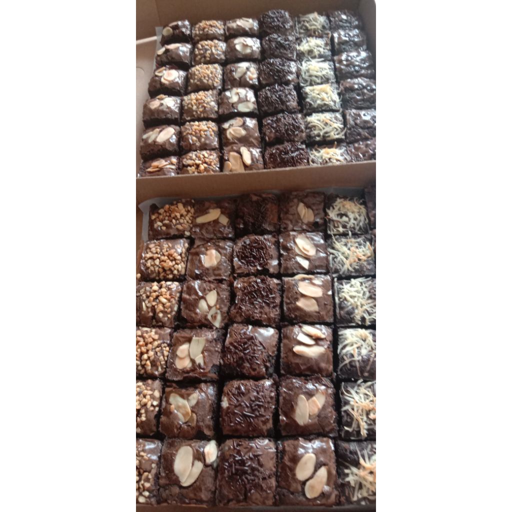 

AMERICAN BROWNIES 1 KOTAK UKURAN 24