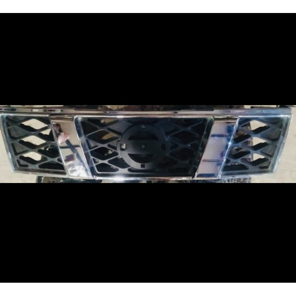 Grill Nissan Xtrail T31
