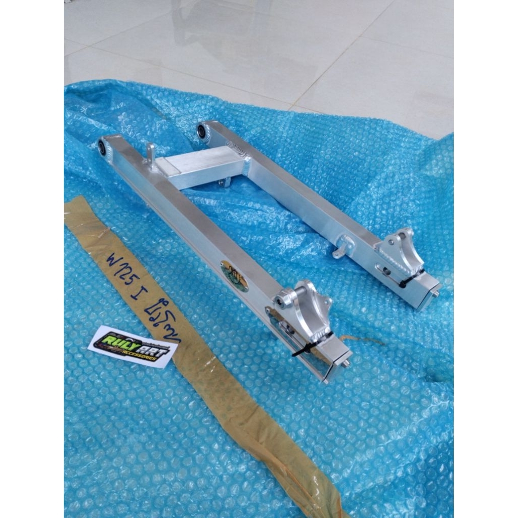 swing arm Dkt Thailand wave 125i untuk ketengkas / cover tutup rantai supra x 125 helm in