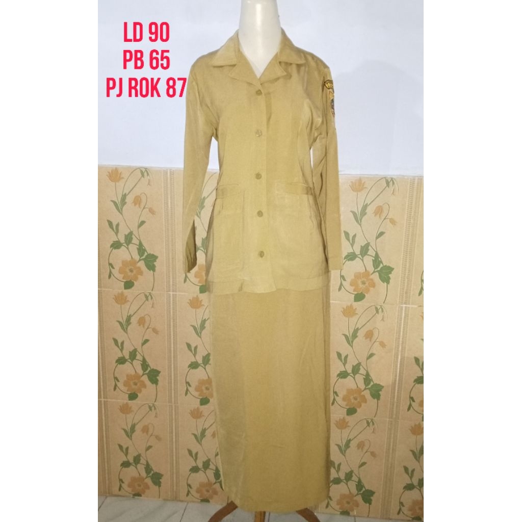 Seragam Wanita Khaki Guru Preloved