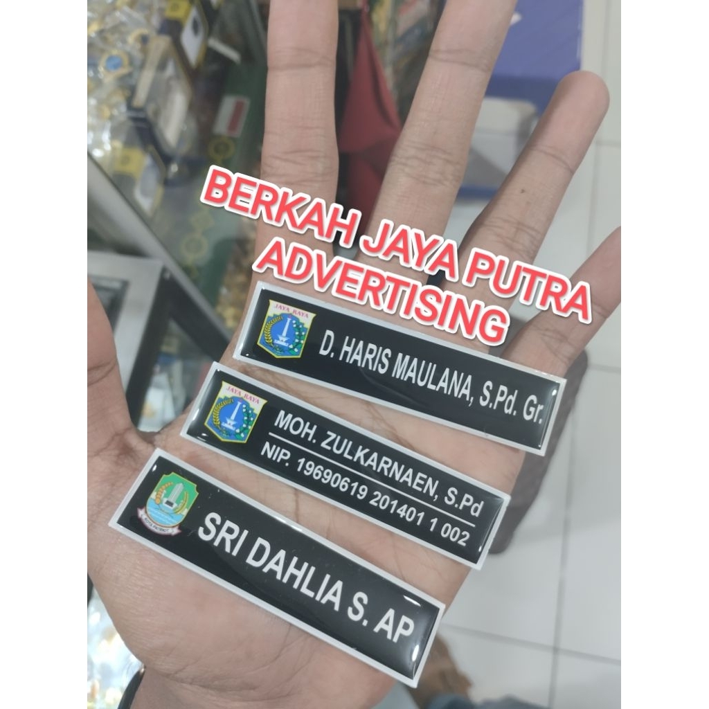 

Nama Dada Akrilik Custom Logo Di Lapis Exslusif 1 hari jadi