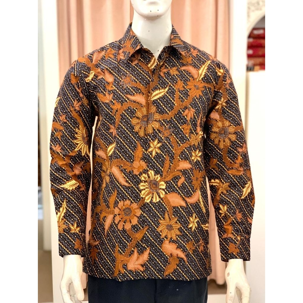 Kemeja lengan panjang Danar Hadi