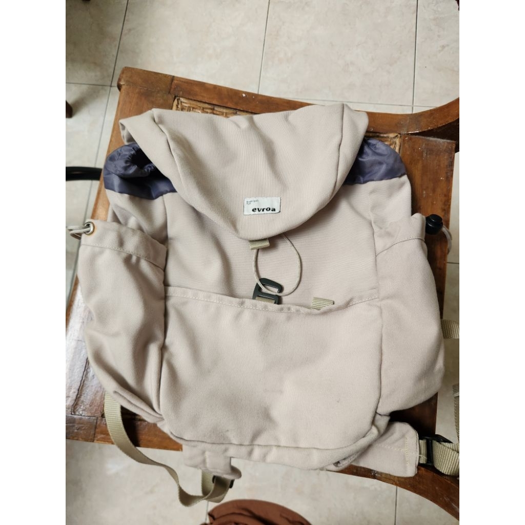 Preloved Evroa backpack coral