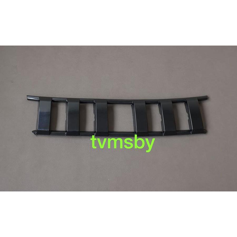 Grill depan Suzuki Ignis