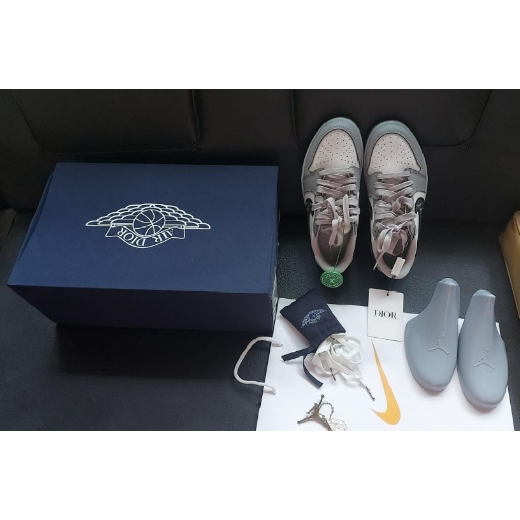 SEPATU PRELOVED NIKE AIR JORDAN x DIOR