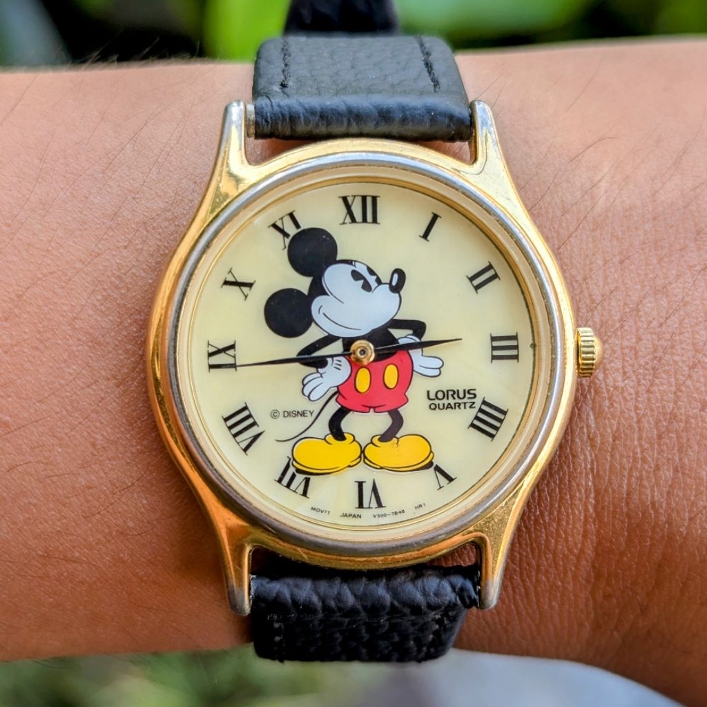 Jam Mickey Mouse Disney Lorus Dial Romawi Gold