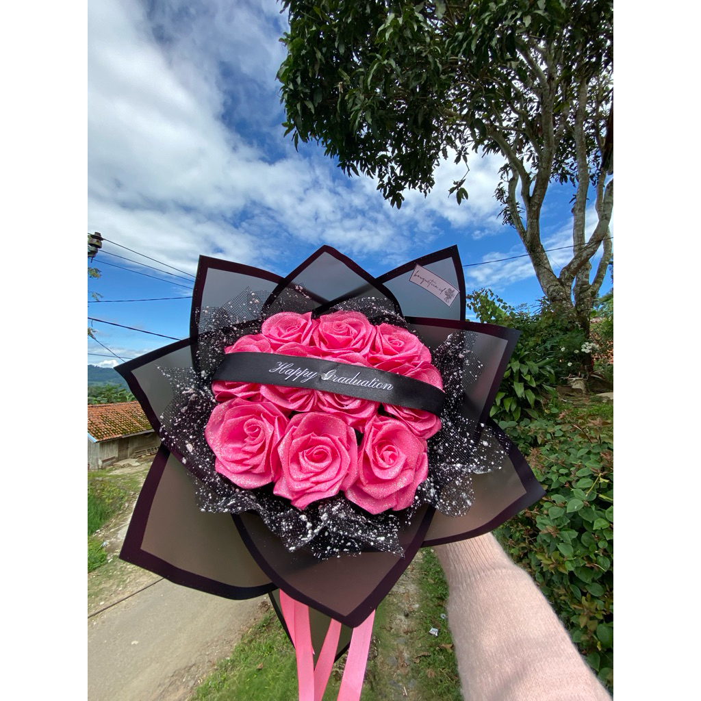 

[ REQUEST TULISAN DI CATATAN ] buket bunga pita satin warna pink 10 Tangkai/bunga pita satin/bunga buket/gift/hadiah ulang tahun/hadiah wisuda/perpisahan/ wisuda/hadiah