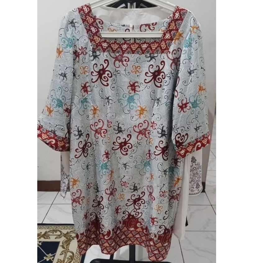 Dress motif etnik