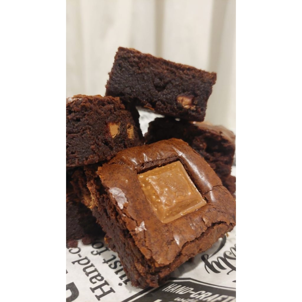 

Brownies Cadburry 20x10 the Signature Chewy Fudgy Brownies by Brunizta