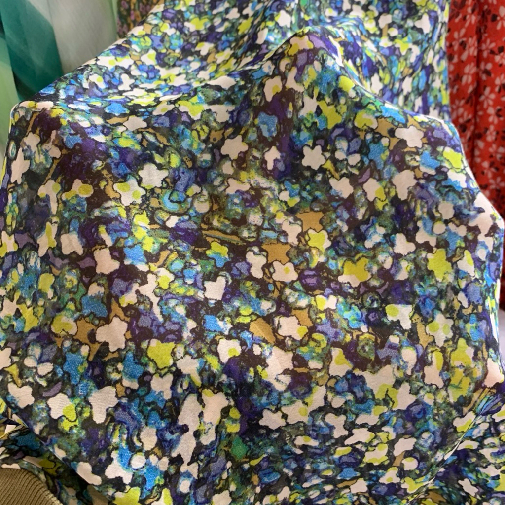 kain sifon motif bunga - kain sifon sutra - kain sifon premium bunga kecil [CD01]