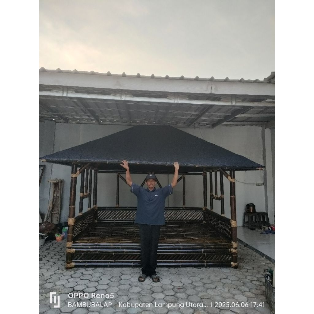 gazebo bambu hitam